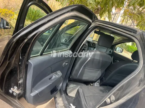 Renault Logan 2016 Black Automatic Used for Sale in Greater Cairo ( Cairo + Giza) - 2