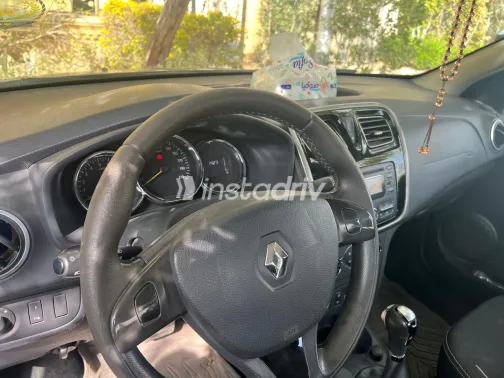 Renault Logan 2016 Black Automatic Used for Sale in Greater Cairo ( Cairo + Giza) - 3