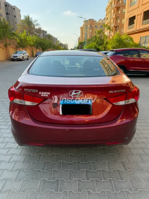 Hyundai Elantra MD 2013 White Automatic Used for Sale in Greater Cairo ( Cairo + Giza) - 7