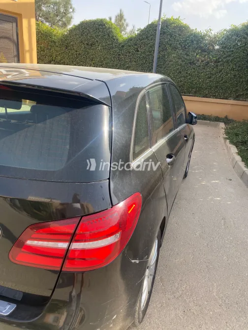 Mercedes B 180 2015 Black Automatic Used for Sale in Greater Cairo ( Cairo + Giza) - 3