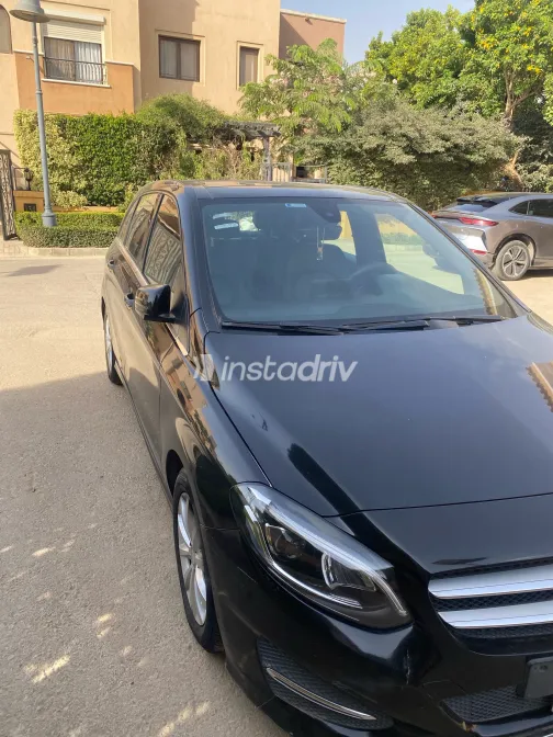 Mercedes B 180 2015 Black Automatic Used for Sale in Greater Cairo ( Cairo + Giza) - 4