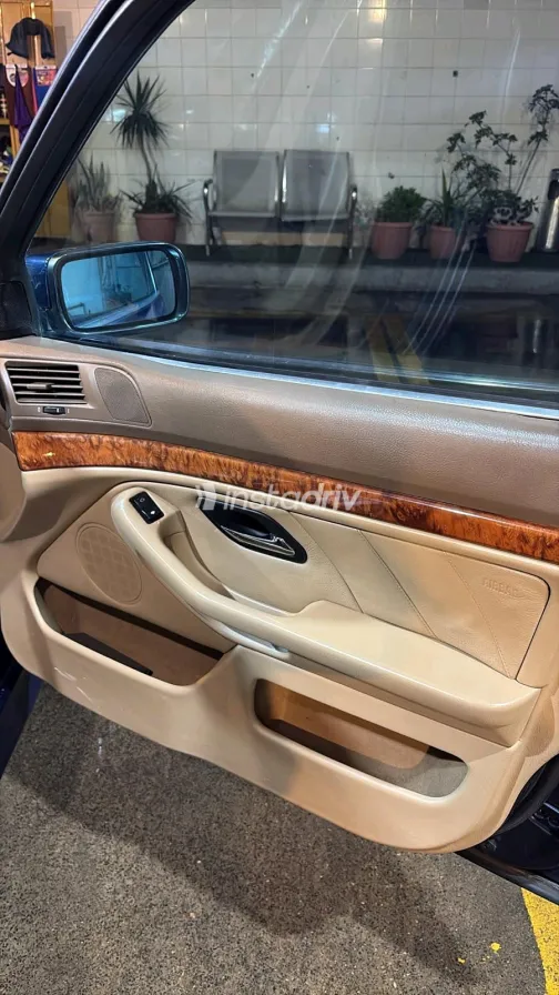 BMW 525 1998 White Manual Used for Sale in Greater Cairo ( Cairo + Giza) - 7