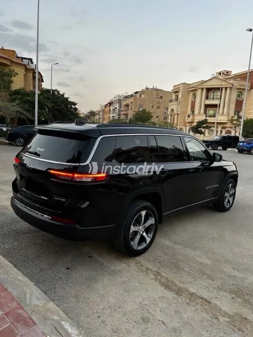 Jeep Grand Cherokee 2024 Black Automatic Used for Sale in Greater Cairo ( Cairo + Giza) - 4