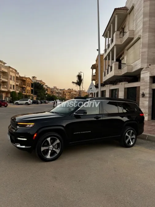 Jeep Grand Cherokee 2024 Black Automatic Used for Sale in Greater Cairo ( Cairo + Giza) - 5