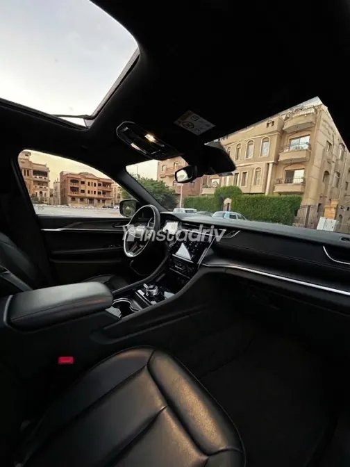 Jeep Grand Cherokee 2024 Black Automatic Used for Sale in Greater Cairo ( Cairo + Giza) - 8