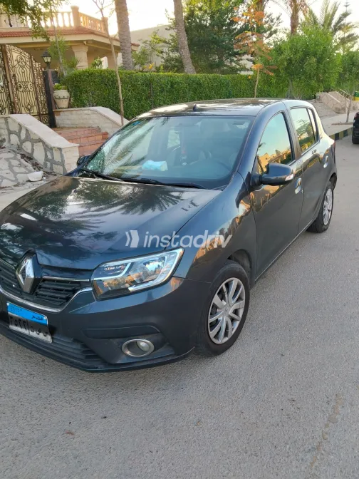 رينو سانديرو 2019 رمادي أوتوماتيك مستعملة للبيع في القاهرة الكبرى ( القاهرة - الجيزة) - 5