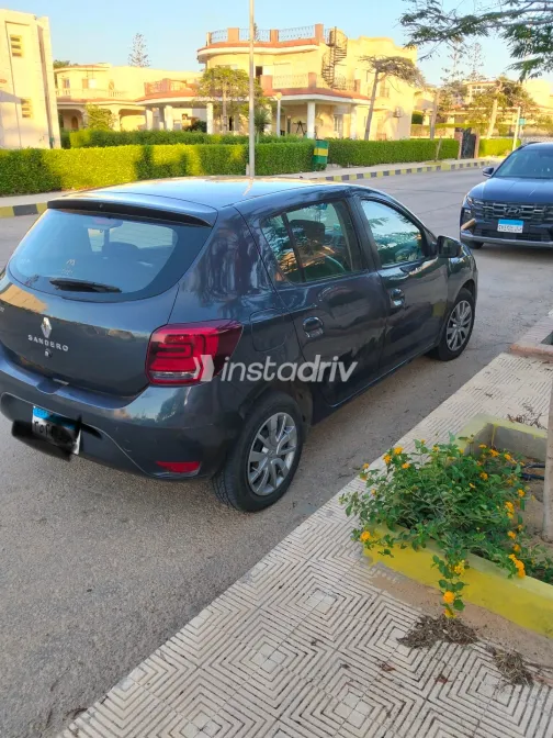 رينو سانديرو 2019 رمادي أوتوماتيك مستعملة للبيع في القاهرة الكبرى ( القاهرة - الجيزة) - 9