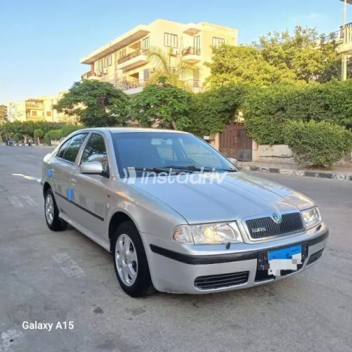 Skoda Octavia A4 2002 Silver Automatic Used for Sale in Alexandria - 2