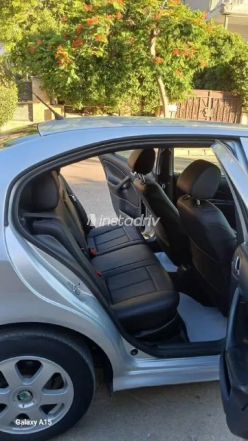 Skoda Octavia A4 2002 Silver Automatic Used for Sale in Alexandria - 7