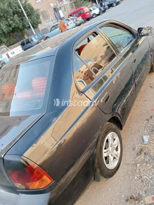 هيونداي فيرنا 2015 أسود يدوي مستعملة للبيع في القاهرة - 6