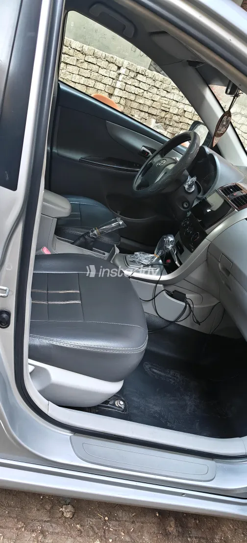 Toyota Corolla 2009 Silver Automatic Used for Sale in Greater Cairo ( Cairo + Giza) - 3