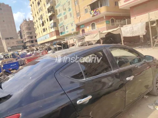 نيسان صنى 2018 أسود أوتوماتيك مستعملة للبيع في القاهرة الكبرى ( القاهرة - الجيزة) - 4