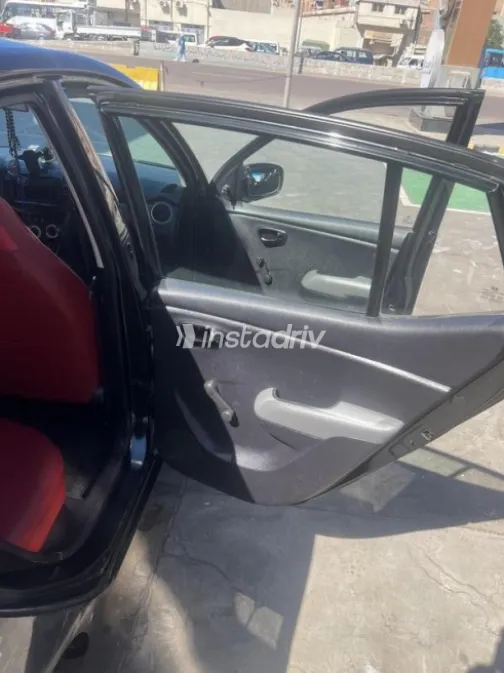 هيونداي I10 2008 أسود يدوي مستعملة للبيع في الإسكندرية - 3