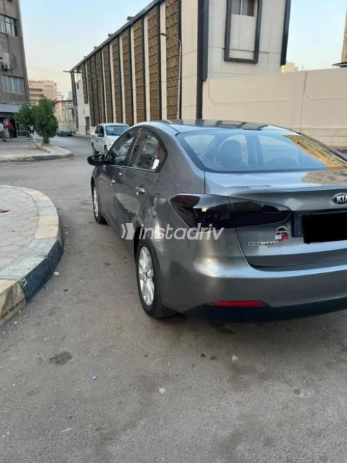 Kia Cerato 2016 Gray Automatic Used for Sale in Greater Cairo ( Cairo + Giza) - 5