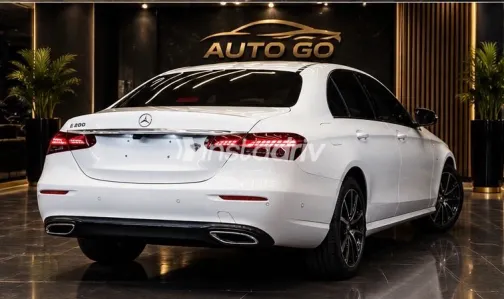 Mercedes E 200 2021 White Automatic Used for Sale in Greater Cairo ( Cairo + Giza) - 5