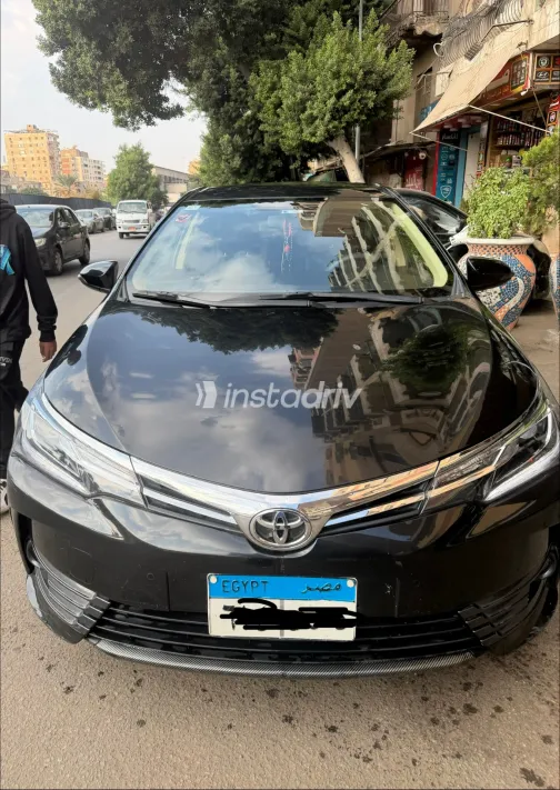 Toyota Corolla 2017 Black Manual Used for Sale in Greater Cairo ( Cairo + Giza) - 1