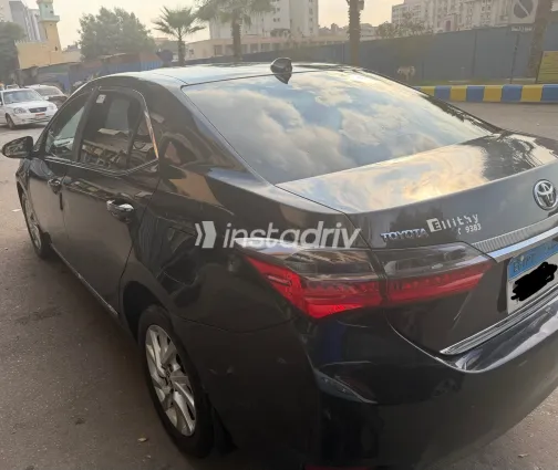 Toyota Corolla 2017 Black Manual Used for Sale in Greater Cairo ( Cairo + Giza) - 3