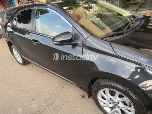 Toyota Corolla 2017 Black Manual Used for Sale in Greater Cairo ( Cairo + Giza) - 6