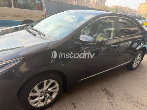 Toyota Corolla 2017 Black Manual Used for Sale in Greater Cairo ( Cairo + Giza) - 9