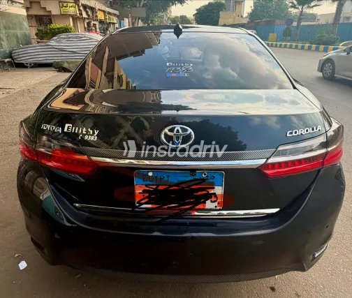Toyota Corolla 2017 Black Manual Used for Sale in Greater Cairo ( Cairo + Giza) - 10