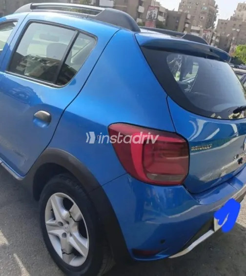 Renault Sandero Step Way 2018 Dark Blue Automatic Used for Sale in Heliopolis - 8