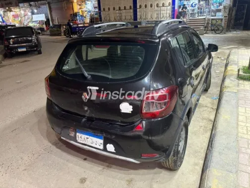 Renault Sandero Step Way 2015 Black Manual Used for Sale in Alexandria - 5