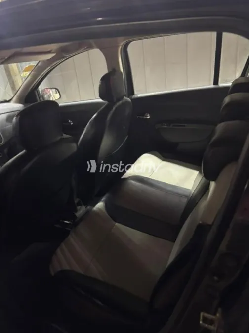 Renault Sandero Step Way 2015 Black Manual Used for Sale in Alexandria - 9