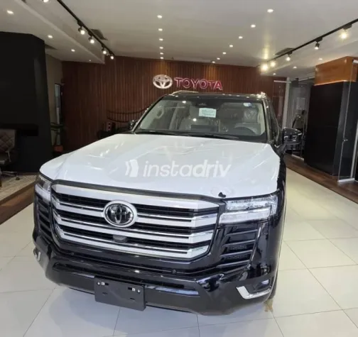Toyota Land Cruiser 2026 Black Automatic New for Sale in Cairo - 7