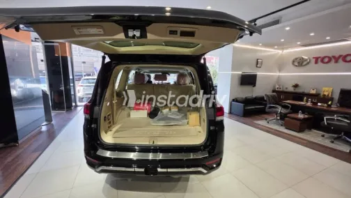 Toyota Land Cruiser 2026 Black Automatic New for Sale in Cairo - 8