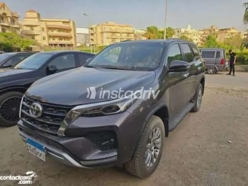 تويوتا فورتشنر 2023 أسود أوتوماتيك مستعملة للبيع في القاهرة الكبرى ( القاهرة - الجيزة) - 8