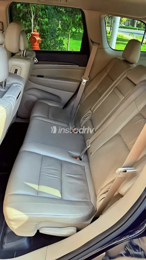 Jeep Grand Cherokee 2015 White Automatic Used for Sale in Greater Cairo ( Cairo + Giza) - 5