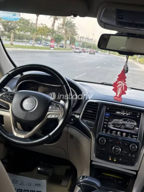 Jeep Grand Cherokee 2014 Gray Automatic Used for Sale in Cairo - 4
