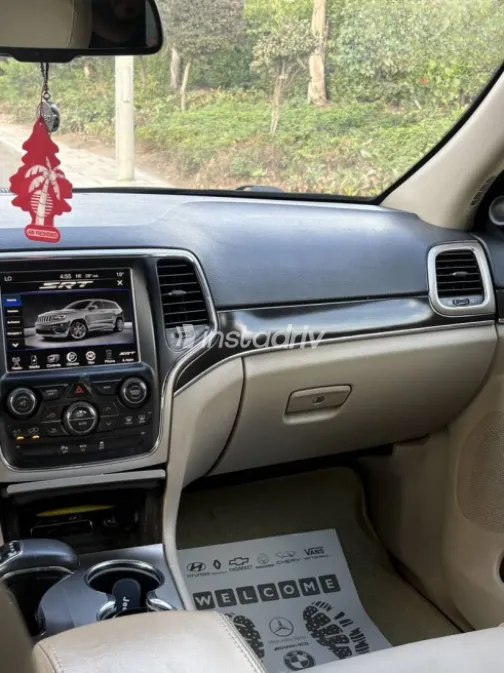 Jeep Grand Cherokee 2014 Gray Automatic Used for Sale in Cairo - 10