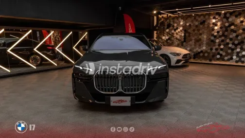 بي ام دبليو اى 7 2023 رمادي أوتوماتيك مستعملة للبيع في القاهرة - 1