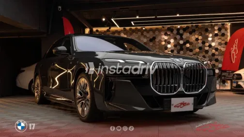 بي ام دبليو اى 7 2023 رمادي أوتوماتيك مستعملة للبيع في القاهرة - 3