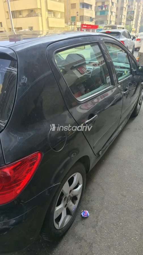 Peugeot 307 2006 Black Manual Used for Sale in Greater Cairo ( Cairo + Giza) - 3