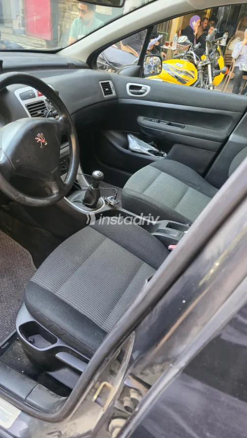 Peugeot 307 2006 Black Manual Used for Sale in Greater Cairo ( Cairo + Giza) - 5