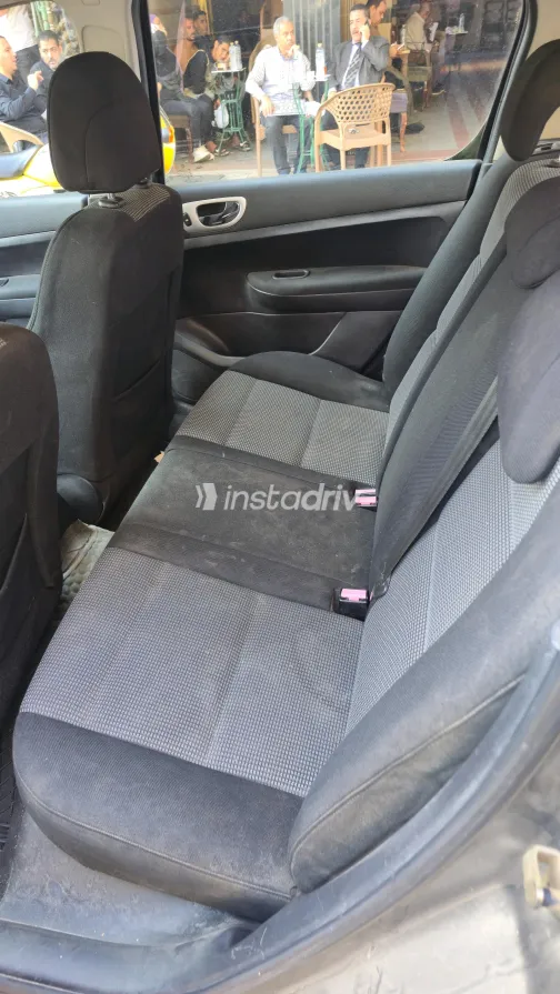 Peugeot 307 2006 Black Manual Used for Sale in Greater Cairo ( Cairo + Giza) - 7