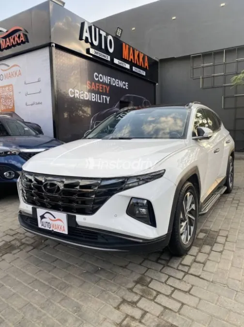 Hyundai Tucson 2021 White Automatic Used for Sale in Giza - 2