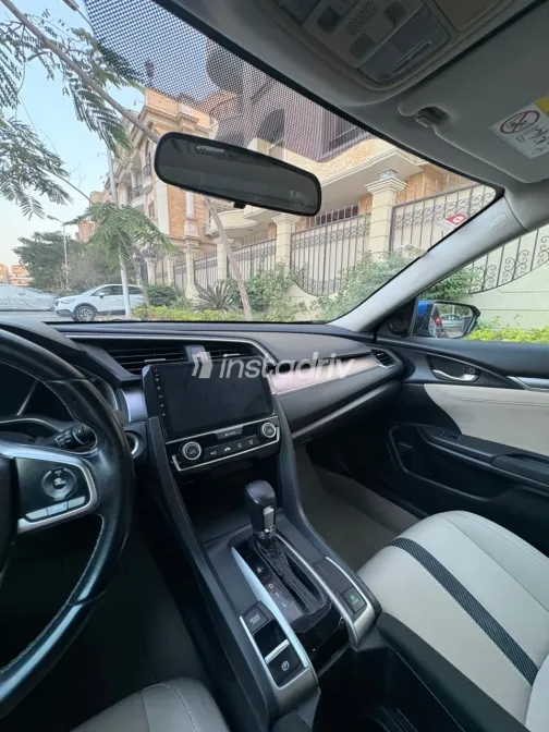 Honda Civic 2018 Blue Automatic Used for Sale in Greater Cairo ( Cairo + Giza) - 5