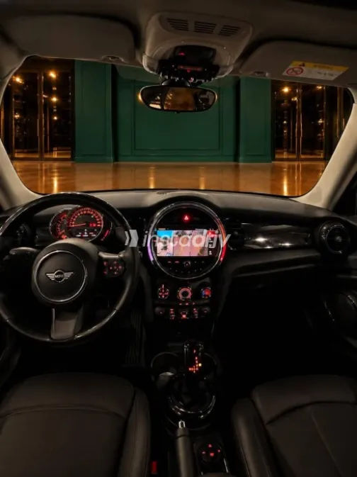 Mini Cooper 2023 White Automatic Used for Sale in Damietta - 7