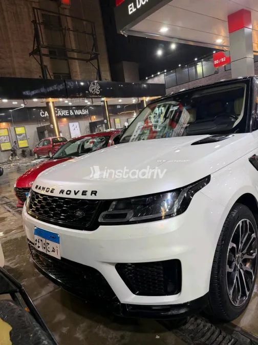 Land Rover Range Rover 2021 White Automatic Used for Sale in Greater Cairo ( Cairo + Giza) - 4