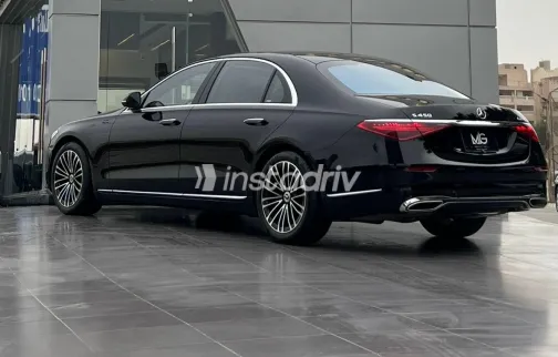 مرسيدس S 450 2023 أسود أوتوماتيك مستعملة للبيع في القاهرة الكبرى ( القاهرة - الجيزة) - 1