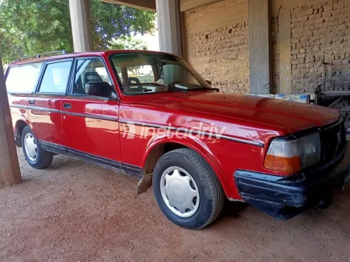 Volvo 240 1978 Red Manual Used for Sale in Greater Cairo ( Cairo + Giza) - 8