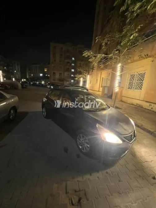 Nissan Tiida 2014 Dark Blue Automatic Used for Sale in 6 October - 2