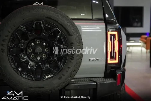 Gmc Hummer EV 2025 Gray Automatic Used for Sale in Nasr city - 6