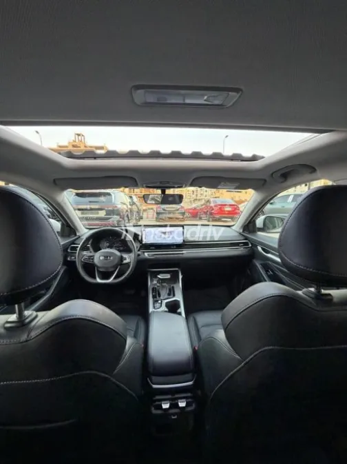 Geely Emgrand 2026 Silver Automatic Used for Sale in Cairo - 5