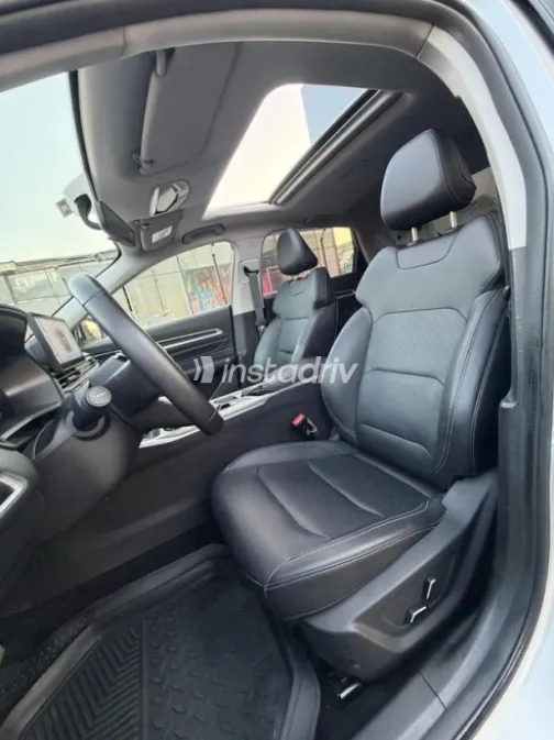 Geely Emgrand 2026 Silver Automatic Used for Sale in Cairo - 7