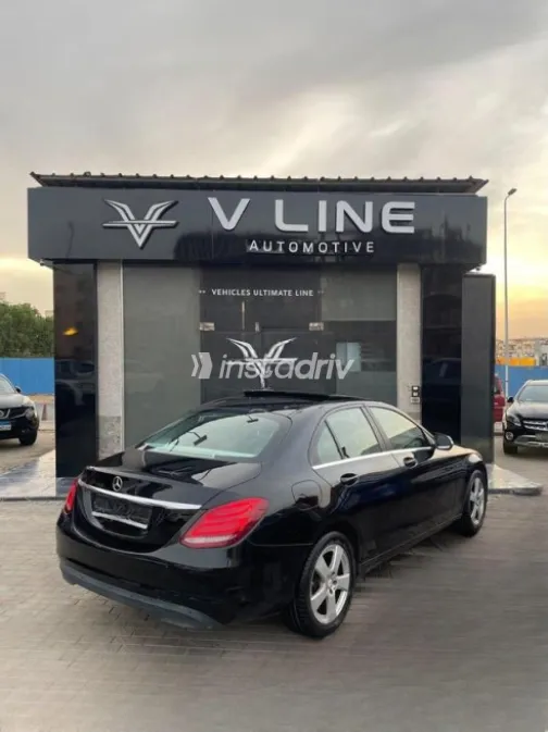 Mercedes C 180 2015 Black Automatic Used for Sale in Cairo - 2