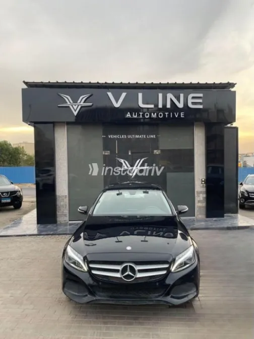 Mercedes C 180 2015 Black Automatic Used for Sale in Cairo - 4